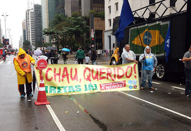 Manifestantes da Fora Sindical j se renem na avenida Paulista, em So Paulo, para o ato contra o presidente Michel Temer, marcado para as 15 horas (de Braslia). 