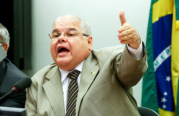 O deputado Lúcio Vieira Lima (PMDB-BA), presidente da comissão especial da reforma política