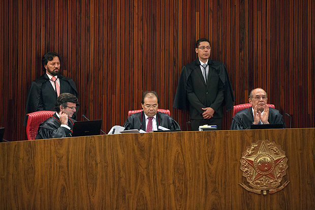 Brasilia, DF. 08/06/2017. Ministros participam de sesso de julgamento da chapa Dilma-Temer no plenrio do Tribunal Superior Eleitoral em Brasilia. Foto: Lalo de Almeida/ Folhapress ) PODER