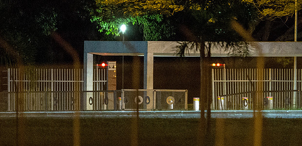 BRASILIA, DF, BRASIL, 28-06-2017: Movimentacao no Palacio da Alvorada, apos tentativa de ataque. (Foto: Eduardo Anizelli/Folhapress, PODER)