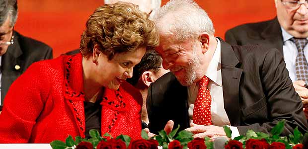 BRASILIA, DF, BRASIL, 05-07-2017, 19h00: O ex presidente Lula, a ex presidente Dilma e a presidente eleita do PT durante cerimonia de posse de gleisi. (Foto: Pedro Ladeira/Folhapress, PODER)