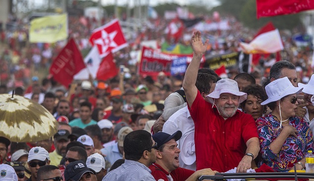 O ex-presidente Lula participa de ato com Dilma Rousseff na Paraíba, em março deste ano
