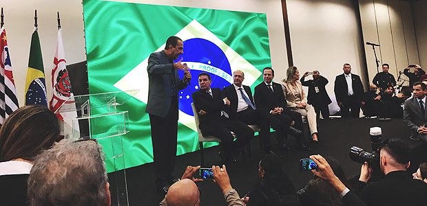 O pastor Silas Malafaia com o pastor Jabes Alencar, o governador Geraldo Alckmin e o prefeito Joo Doria nesta quinta-feira (17), na abertura da ExpoCrist, feira do mercado evanglico, em So Paulo