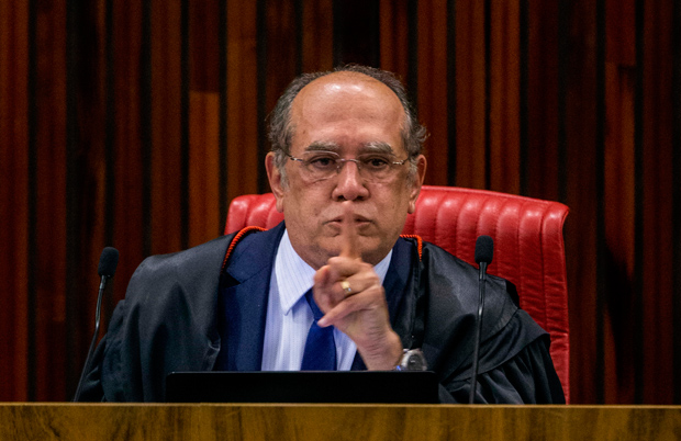 Ministro Gilmar Mendes durante seu voto na sessão de julgamento da cassação da chapa Dilma/Temer