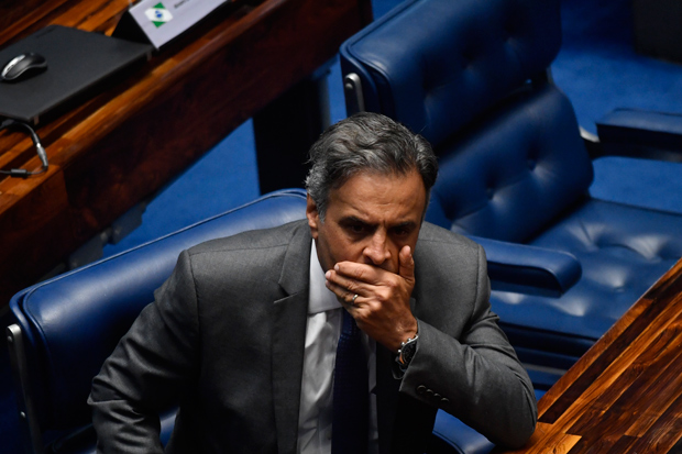 BRASILIA, DF, BRASIL, 18-10-2017, 17h: Senador Acio Neves volta ao Senado depois de ser suspeno pelo STF. (Foto: Mateus Bonomi/Folhapress, PODER)