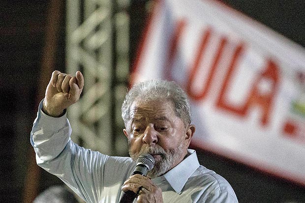 Ex-presidente Luiz Incio Lula da Silva durante caravana pelo Estado de Minas Gerais
