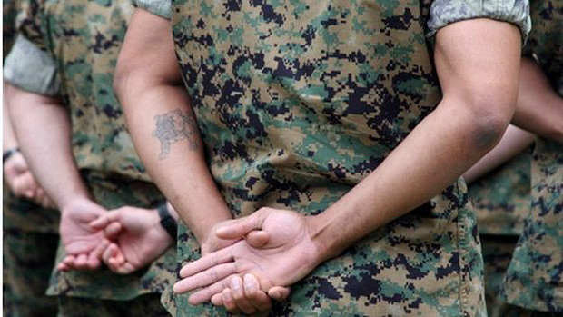 Apesar de Supremo impedir veto a tatuagens, Marinha, bombeiros e polcias militares de vrios estados ainda restringem acesso de tatuados; Exrcito (foto acima) e FAB seguem orientao do tribunal 