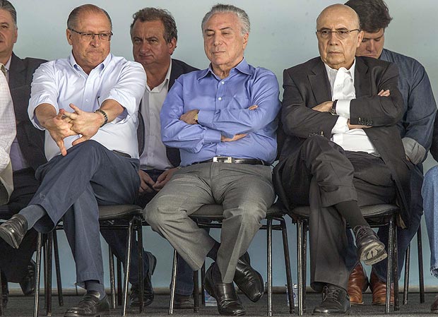 O presidente Michel Temer, entre o governador Geraldo Alckmin e o ministro Henrique Meirelles (fazenda), em Limeira (SP)
