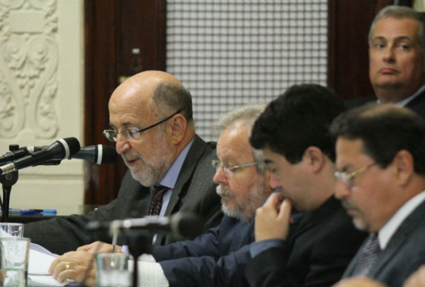 Deputados votam na Assembleia Legislativa do Rio o parecer do TCE das contas de 2016 do Governo do Estado --o tribunal recomendou a rejeio