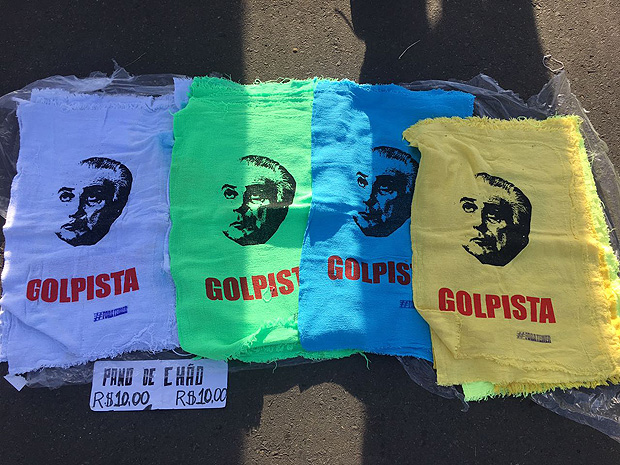 Os "souvenirs do golpe" agitam o acampamento pr-Lula em Porto Alegre enquanto o julgamento no comea