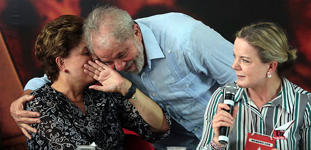 Ex-presidentes Lula e Dilma e a presidente do PT, Gleisi Hoffmann, durante reunião da executiva do partido, em São Paulo