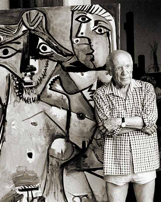 Picasso entre algumas obras em sua casa, em Mougins, na Frana, em imagem de fevereiro de 1973
