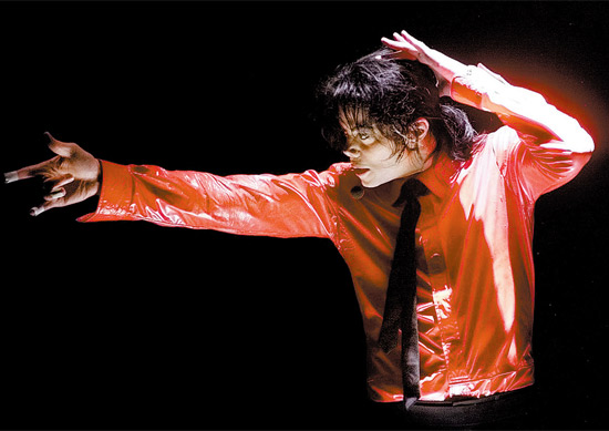 O cantor Michael Jackson (1958-2009) durante apresentao em Nova York em 2002