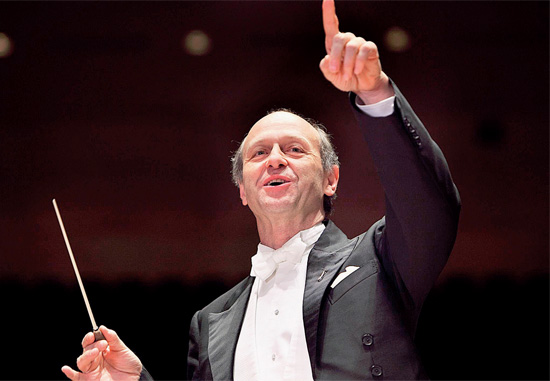 O maestro Ivn Fischer, compositor da provvel primeira pera para vuvuzelas e orquestra