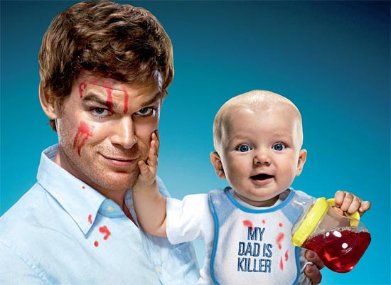 O personagem de Michael C. Hall se torna pai do bebê Harrison na quarta temporada da produção americana "Dexter"