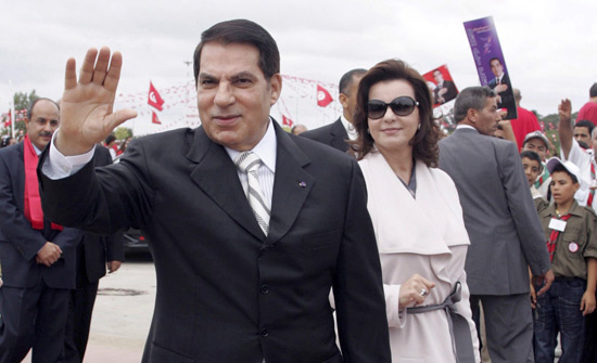Ben Ali e sua mulher Leila Trabelsi (dir.) em 2009, durante campanha poltica em Tnis