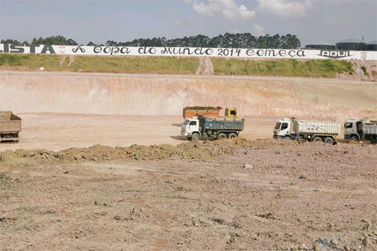 Obras do futuro estdio do Corinthians, que  candidato para sediar a abertura da Copa-2014