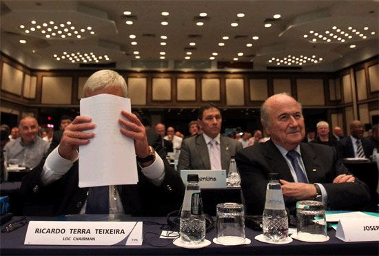 Ricardo Teixeira e Joseph Blatter em seminário em Copacabana, em julho deste ano