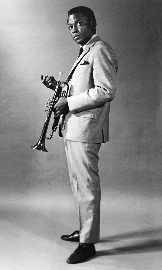 Miles Davis, na década de 50, em foto de autoria desconhecida, que integra a exposição "Queremos Miles!"
