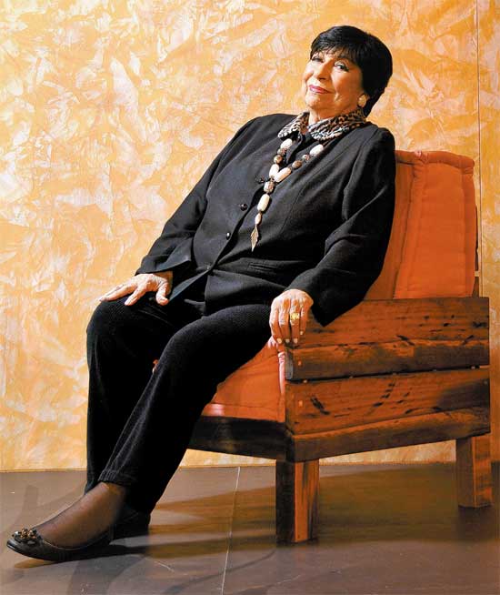 A cantora e apresentadora Inezita Barroso em foto de arquivo, quando completou 60 anos de carreira, em 2011