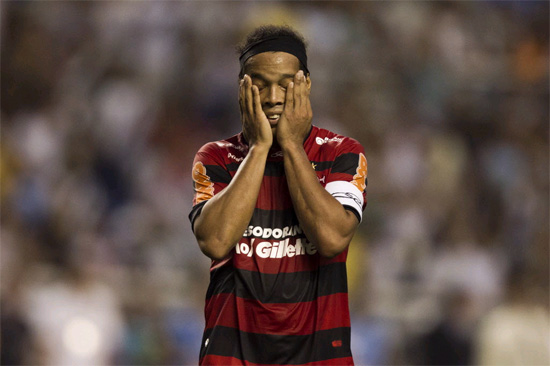 Ronaldinho durante partida do Flamengo contra o Vasco