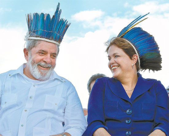 Dilma Rousseff e o ex-presidente Lula em inauguração da ponte Rio Negro, que liga Manaus ao município de Iranduba