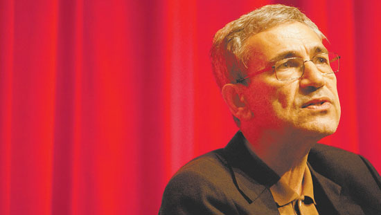 O romancista turco Orhan Pamuk, durante debate em So Paulo