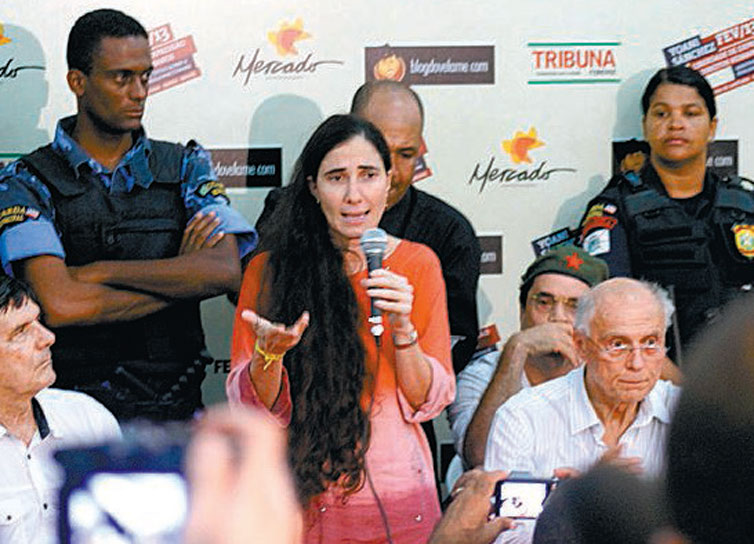 A blogueira cubana Yoani Snchez durante visita ao Brasil em 2013