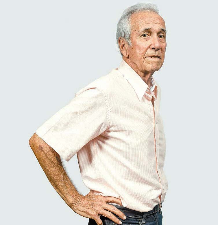 O ex-lateral esquerdo Dalmo, 81, autor do gol do bimundial