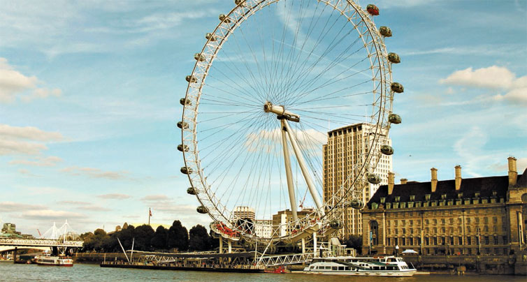 *LONDRES:* a leitora Fernanda Campos, do Rio, venceu um concurso de fotografia em 2012 e viajou pela primeira vez � capital brit�nica, onde registrou a London Eye