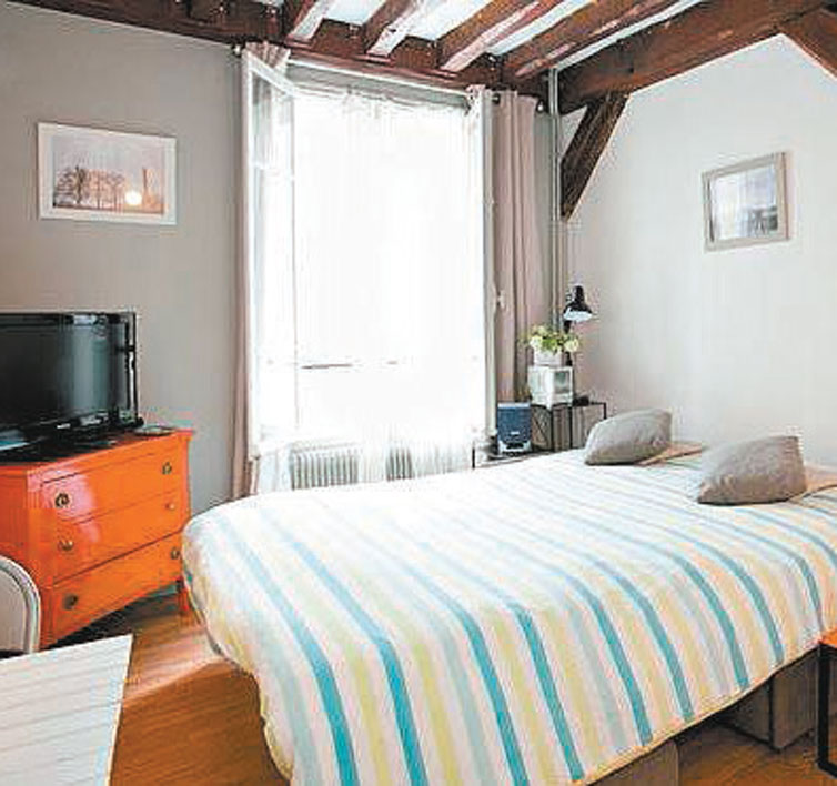 Quarto em Paris anunciado para locao no Airbnb
