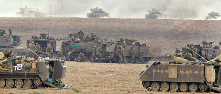 Tanques israelenses se movimentam no sul do pas, perto da fronteira com a faixa de Gaza