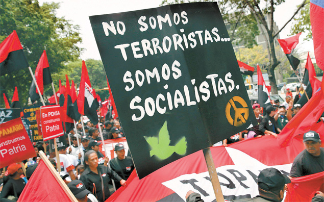 Coletivo Tupamaro faz manifestao em apoio a Maduro em maio