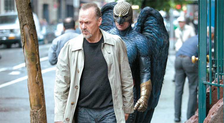 O ator Michael Keaton em cena de &#145;Birdman&#146;
