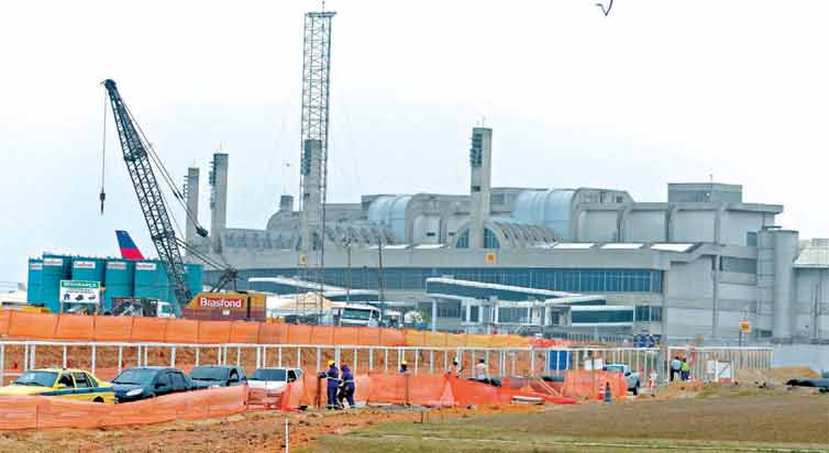 Obras do Aeroporto Internacional Tom Jobim (Galeo); Infraero suspendeu pagamentos