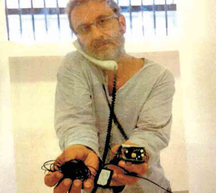 O doleiro Youssef na carceragem da PF 