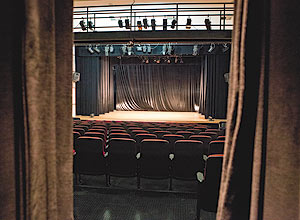 Interior do teatro Cacilda Becker, na rua Tito, na Lapa; a sala ficou fechada para reformas durante 19 meses