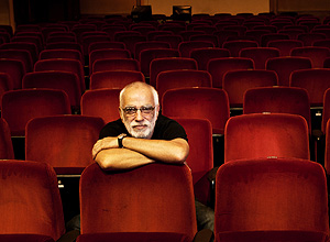 O diretor de teatro Roberto Lage no Theatro Sao Pedro, local onde foi encenada a pera "Carmen", de Georges Bizet
