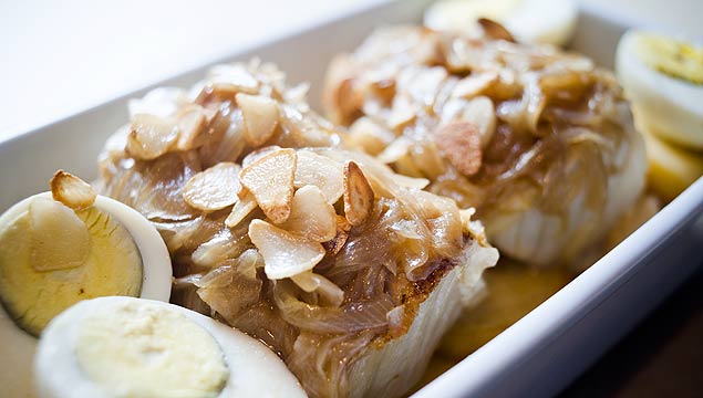 "Bacalhau da famlia ao forno", receita do restaurante da Terrinha, aberto neste ano em Moema, zona sul
