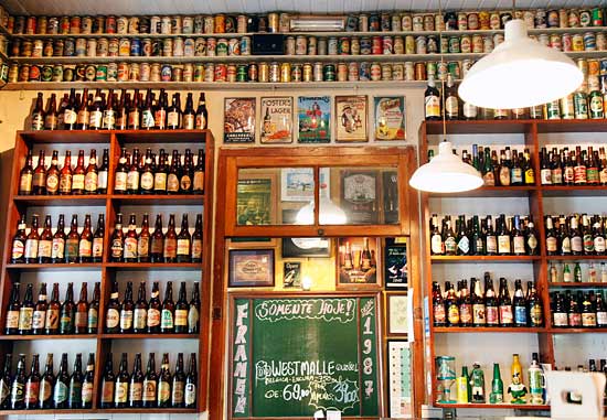 Bar Frangó (zona norte de São Paulo) tem cardápio variado de cervejas, muitas delas importadas