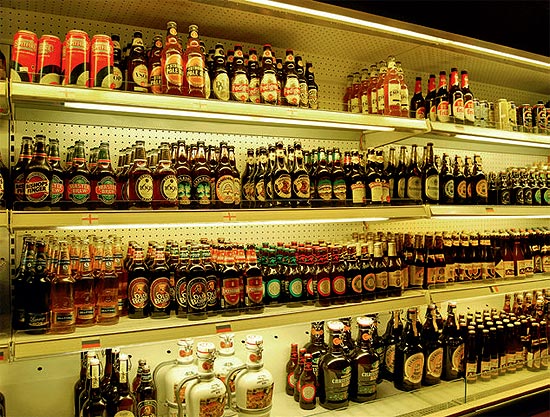 Bar-restaurante Coisa Boa oferece carta com mais de 200 cervejas do mundo inteiro, como a belga Affligem Dubbel