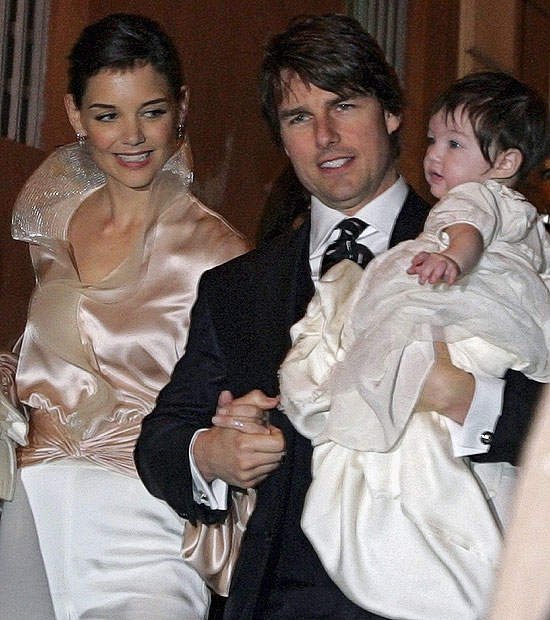 Tom Cruise e Katie Holmes com a filha Suri, em foto de 2006