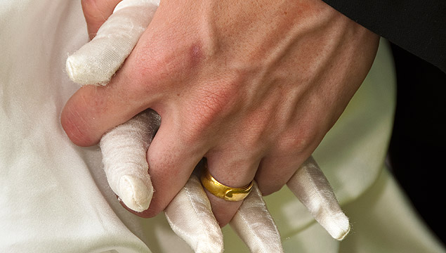 Mos de noivos durante casamento; STF igualou direitos da unio estvel aos do casamento civil