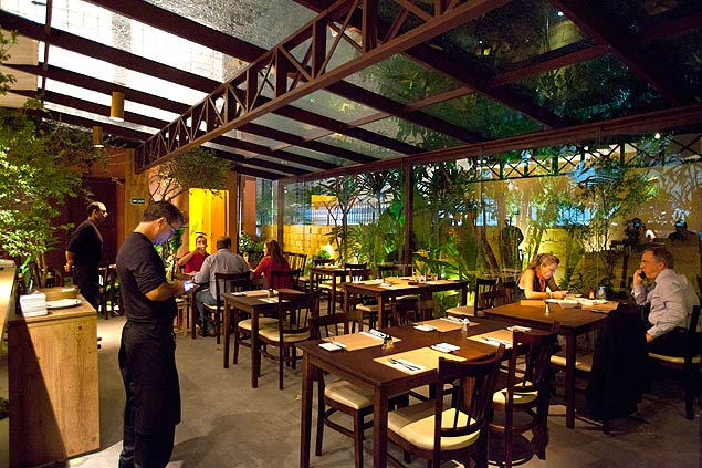 O salo do restaurante Ecully, que fica em Perdizes, na zona oeste de So Paulo