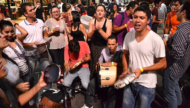 Churrascada com roda de samba organizada pelo Paulista com Farofa