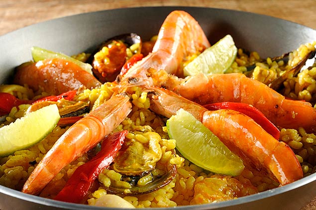 A "Paella" de frutos do mar  oferecida aos domingos no Chiado, novo restaurante de Moema