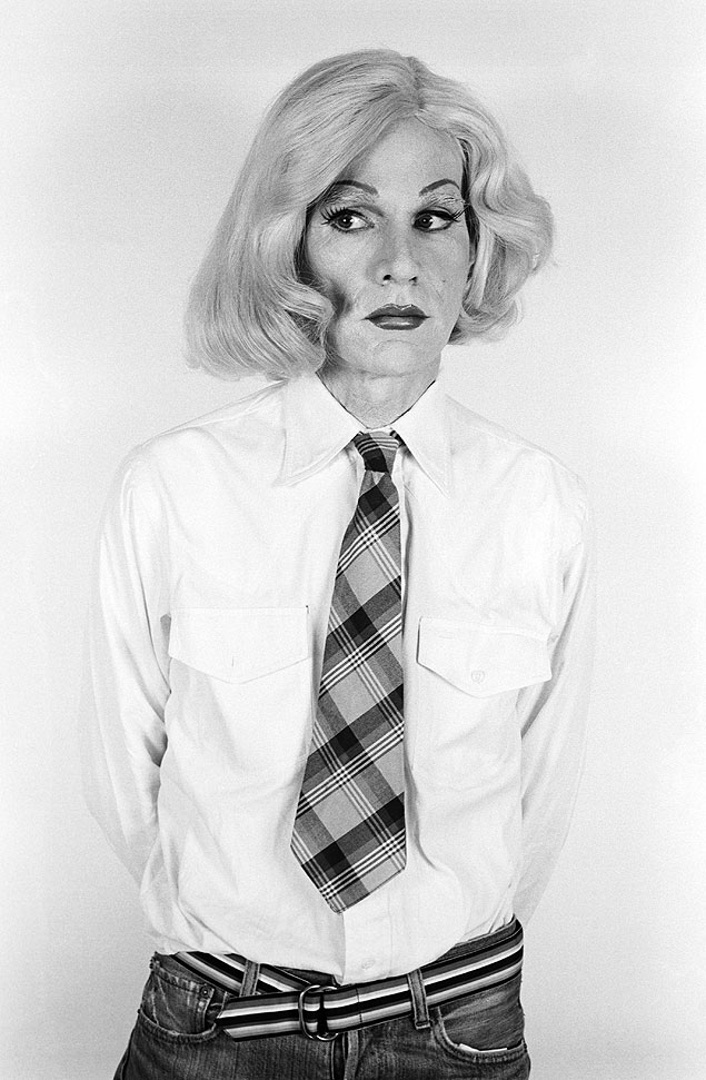 Retrato de Andy Warhol travestido feito por Christopher Makos