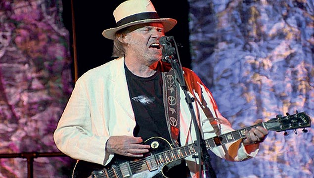 O guitarrista canadense Neil Young