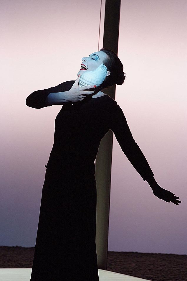 Espetáculo teatral "A Dama do Mar", de Bob Wilson