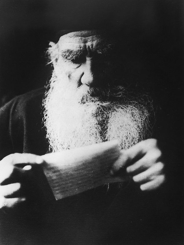 O escritor russo Lev Tolstói 